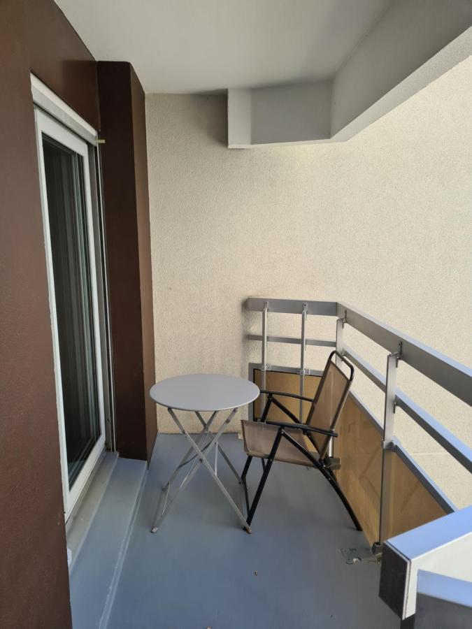 Chambre De 11 M2 Avec Balcon باريس المظهر الخارجي الصورة